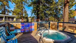 Outdoor spa bath