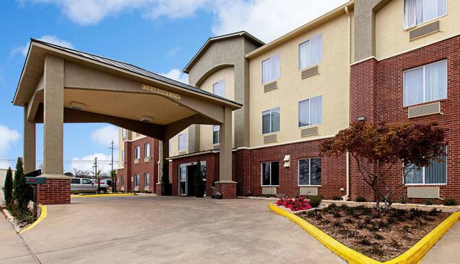 Comfort Inn And Suites Fredericksburg In Fredericksburg Tx Expedia