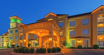 La Quinta Inn & Suites by Wyndham OKC North - Quail Springs
