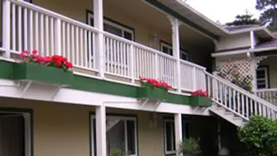 Carmel Inn And Suites