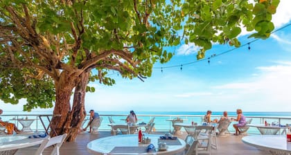 Travellers Beach Resort