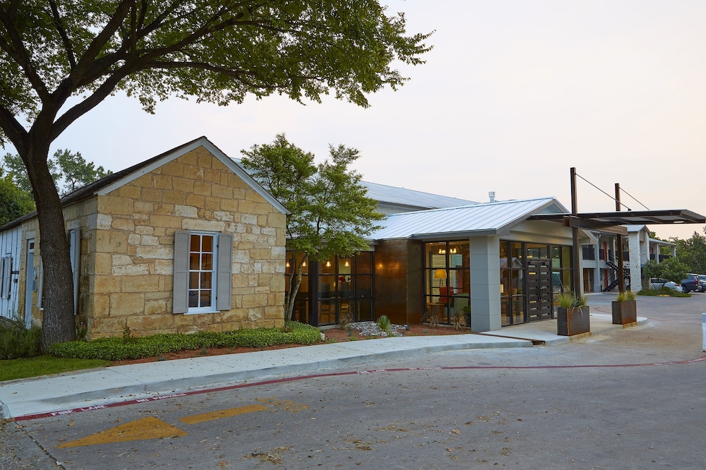 Fredericksburg Inn Suites  2019 Room Prices  139  Deals Reviews