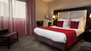 In-room safe, individually decorated, desk, soundproofing