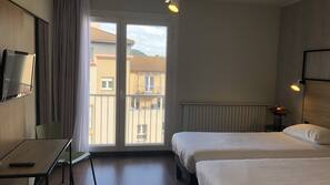 Couette en duvet d'oie, coffre-forts dans les chambres, bureau