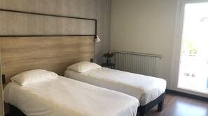 Couette en duvet d'oie, coffre-forts dans les chambres, bureau
