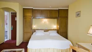 Premium bedding, pillowtop beds, minibar, in-room safe
