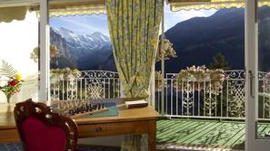Premium bedding, pillowtop beds, minibar, in-room safe