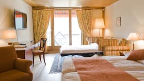 Premium bedding, pillowtop beds, minibar, in-room safe