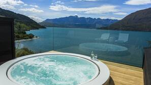 Outdoor spa bath