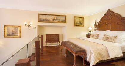 Iron Gate Hotel and Suites