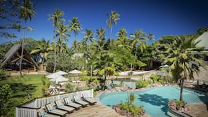2 outdoor pools