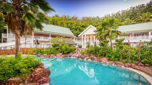 2 outdoor pools