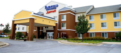Hotels With Jacuzzi In Room Fairmont Suites From 82 Fairfield Inn Suites By Marriott Fairmont