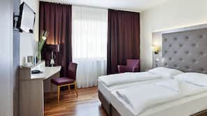 Allergikerbettwaren, Minibar, Zimmersafe, Schreibtisch