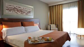 Couette en duvet d'oie, coffre-forts dans les chambres, bureau