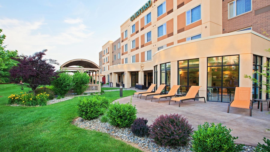 Courtyard by Marriott Louisville Northeast