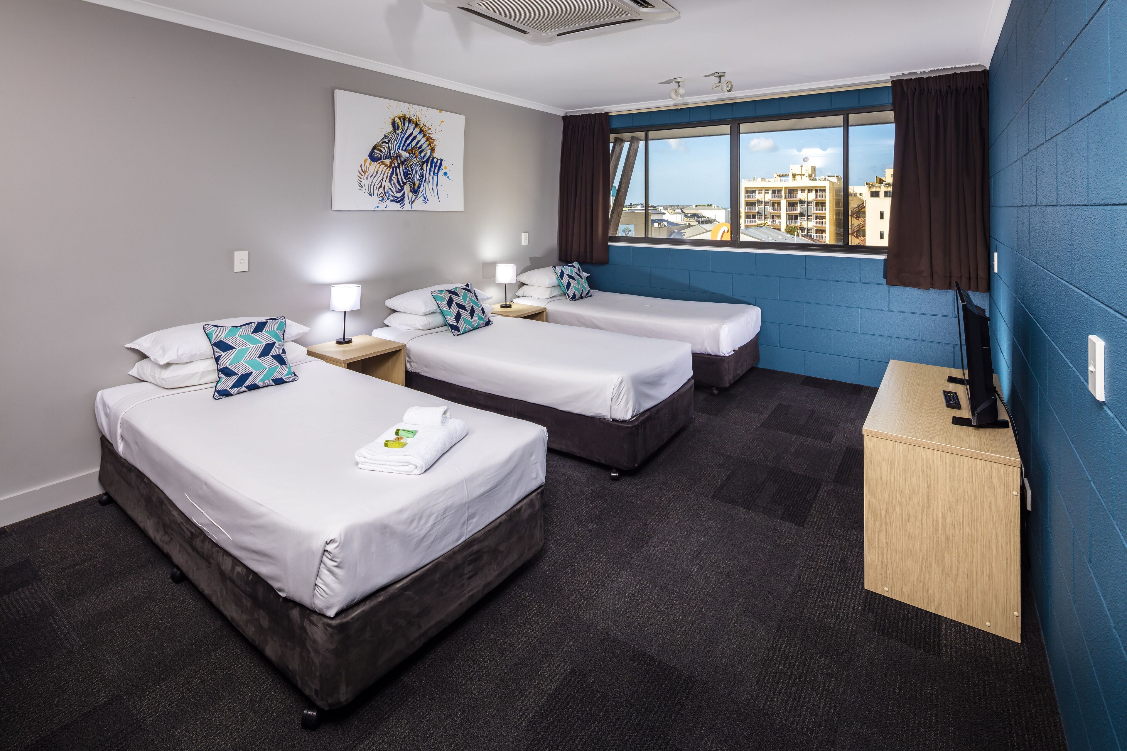 Gilligan's Backpackers Hotel & Resort