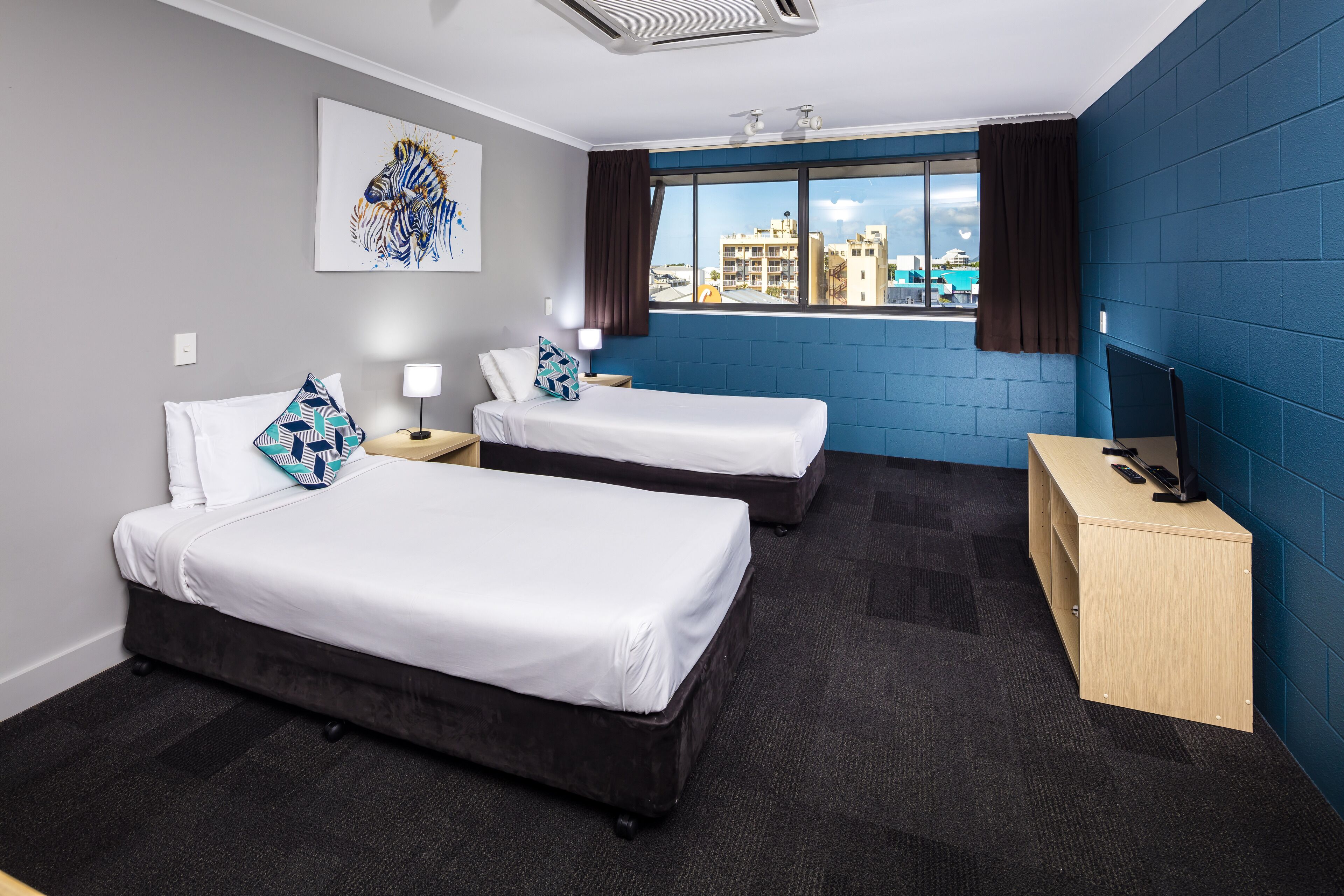 Gilligan's Backpackers Hotel & Resort