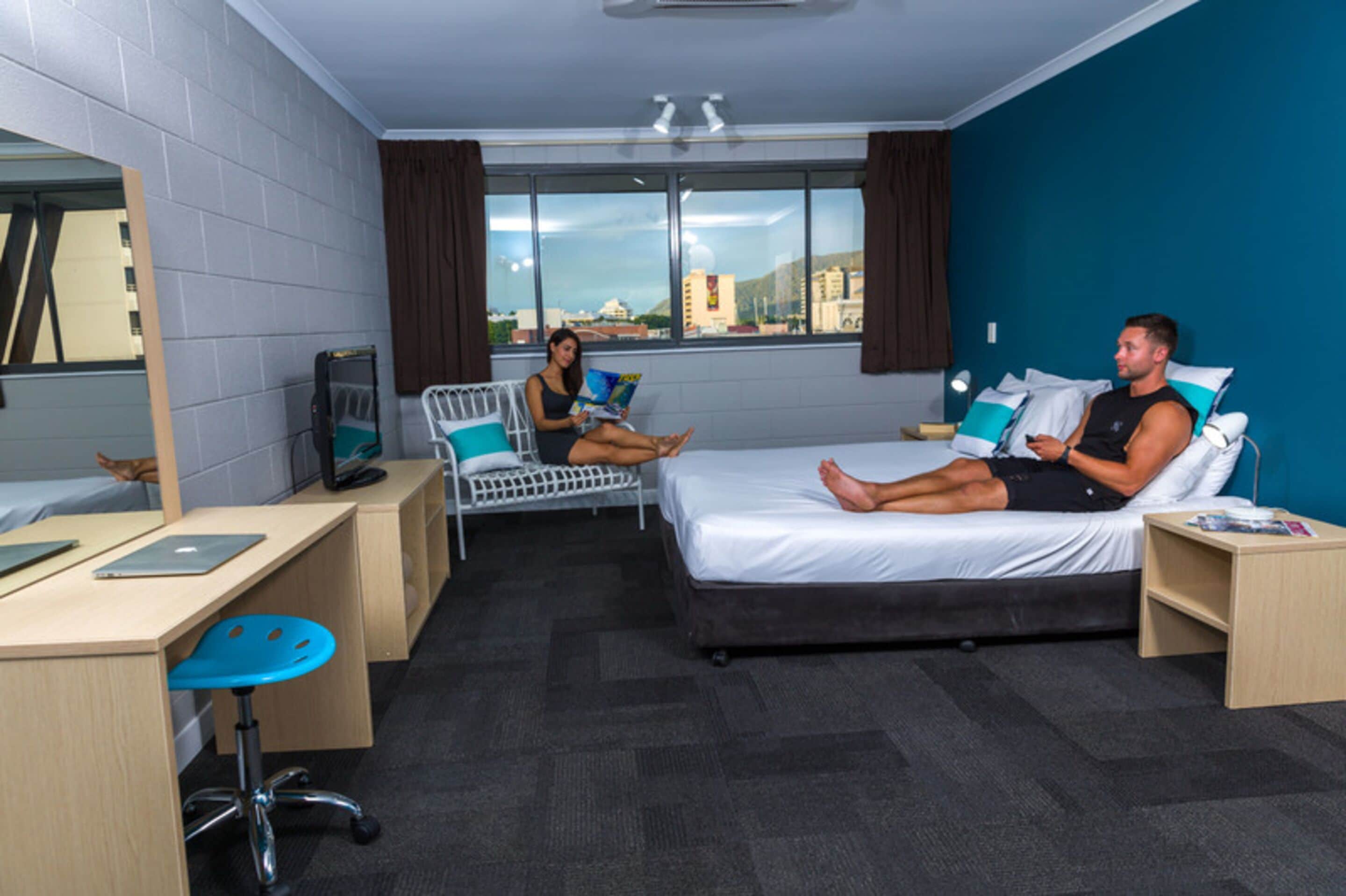 Gilligan's Backpackers Hotel & Resort