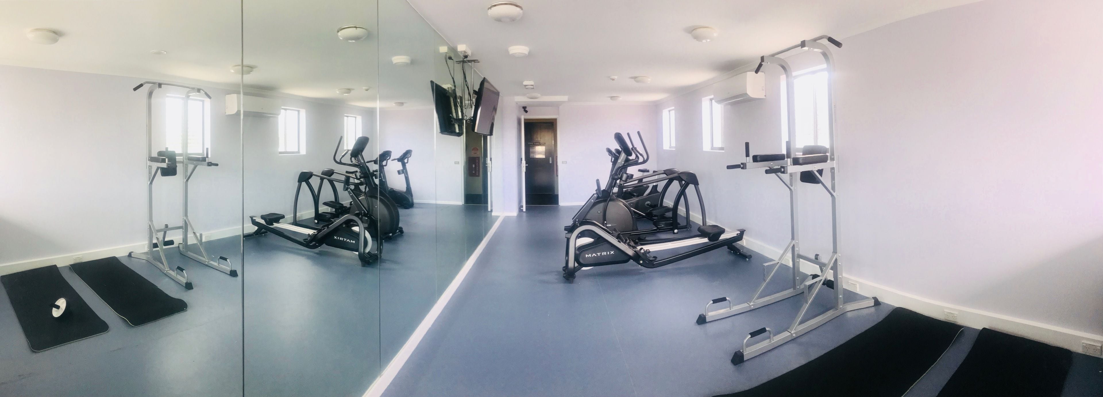 Gilligan's Backpackers Hotel & Resort