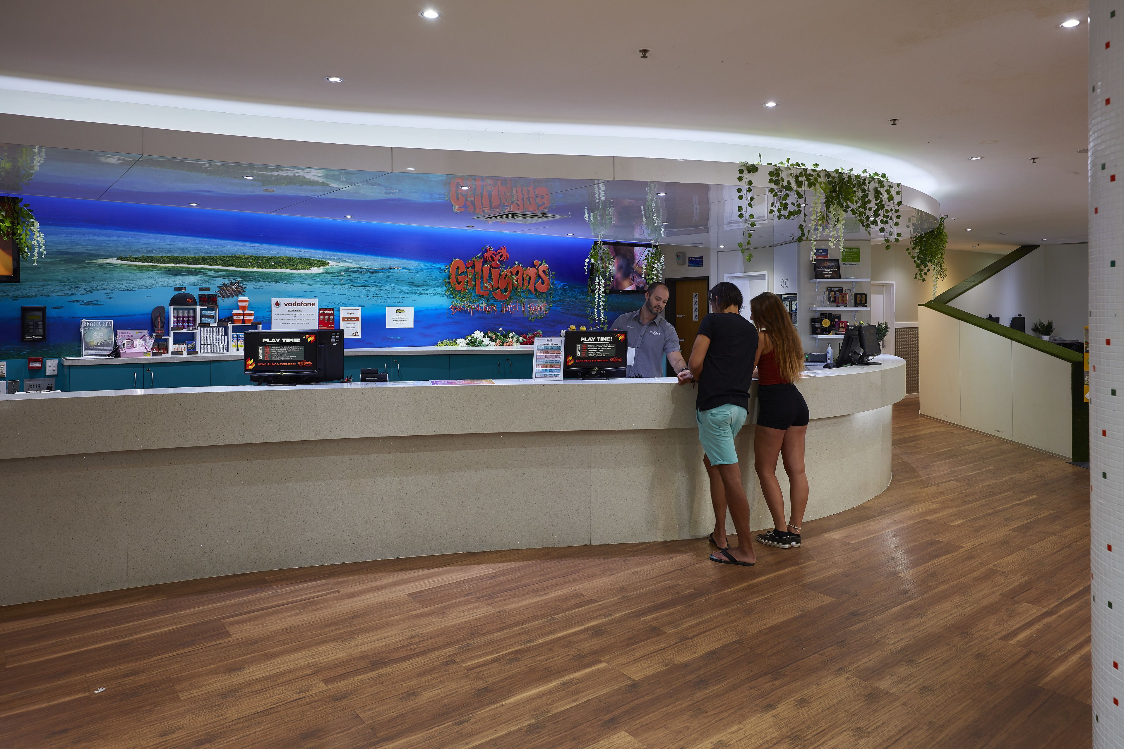 Gilligan's Backpackers Hotel & Resort