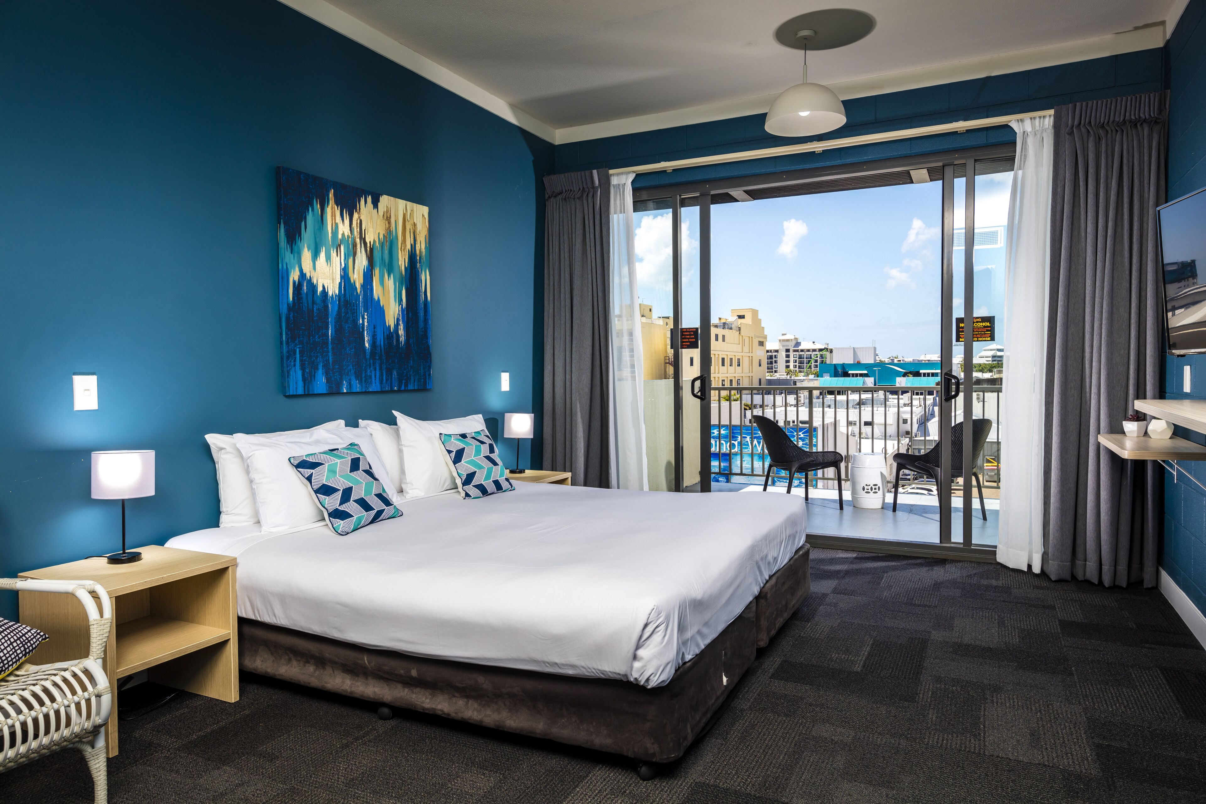 Gilligan's Backpackers Hotel & Resort