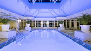 Indoor pool, pool loungers
