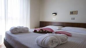 Minibar, una cassaforte in camera, una scrivania, tende oscuranti