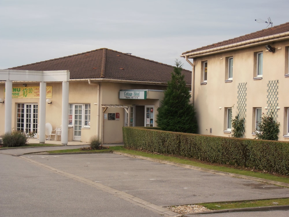 Logis Cottage Hotel Calais in Calais, France