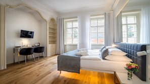 Hypo-allergenic bedding, Select Comfort beds, minibar, in-room safe