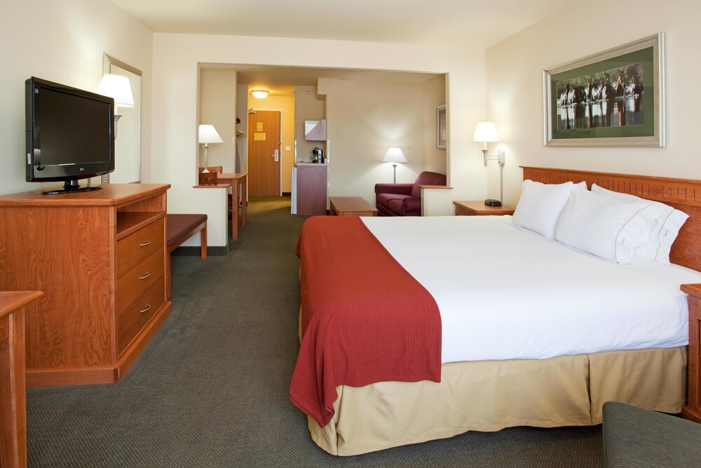 Holiday Inn Express Hotel & Suites Douglas, an IHG Hotel
