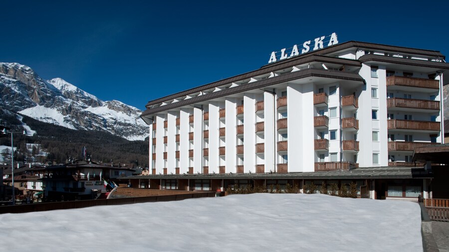 Hotel Alaska Cortina
