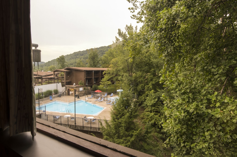 Jenny Wiley State Resort Park in Prestonsburg Best Rates & Deals on