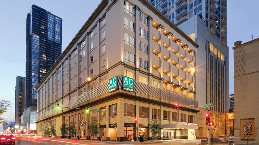 AC Hotels by Marriott Chicago Downtown
