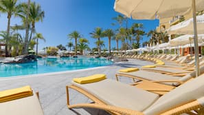 2 piscinas al aire libre