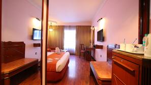 Premium bedding, minibar, in-room safe, desk
