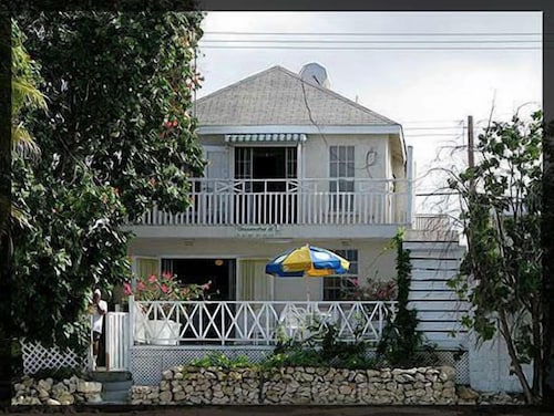 Cassandra 2 Beach Apartments in Mullins, Barbados