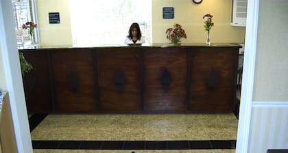 Travelers Inn & Suites