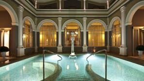 Piscine couverte, piscine extérieure
