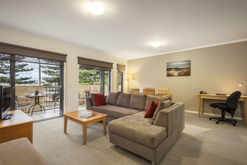 Quest Warrnambool