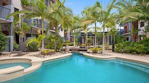 3 outdoor pools, pool loungers