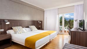 Minibar, escritorio, cortinas opacas y sistema de insonorización