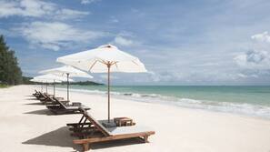 Plage, massages sur la plage, bar de plage
