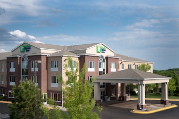 Holiday Inn Express Hotel Suites Chanhassen Deals Reviews