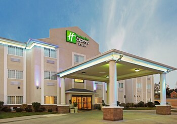 Holiday Inn Express Hotel & Suites Magnolia-Lake Columbia