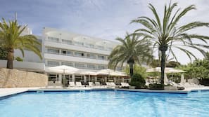 Indoor pool, outdoor pool, open 8:00 AM to 8:00 PM, pool loungers