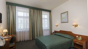 In-room safe, desk, free WiFi, alarm clocks