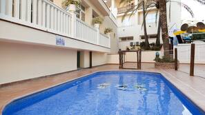 Piscine couverte, piscine extérieure