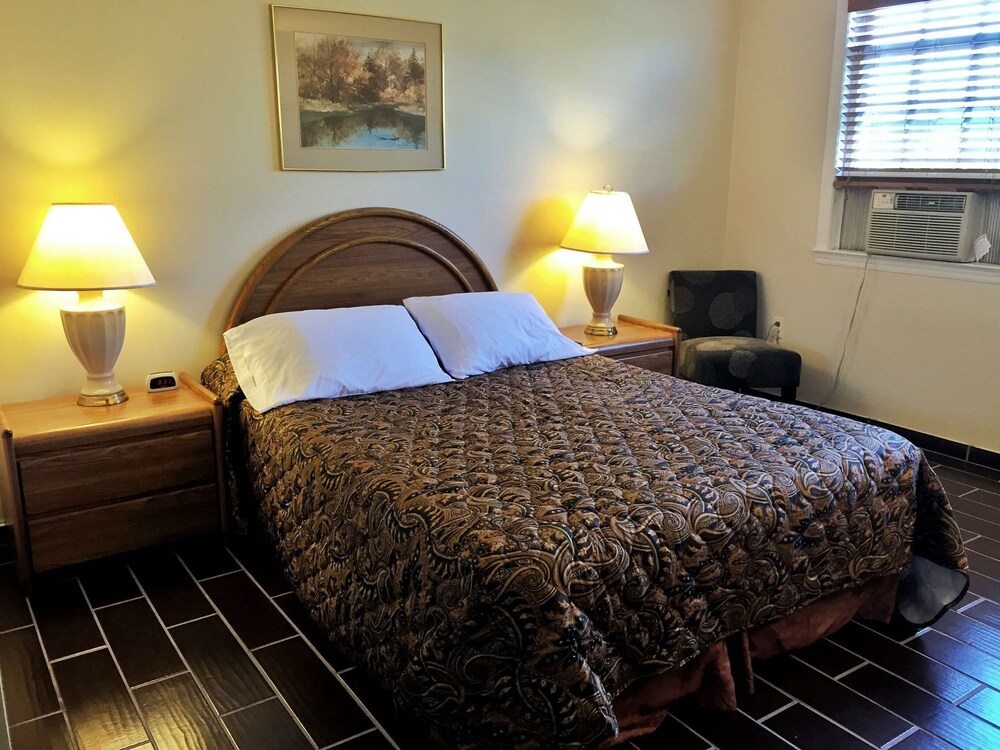 Budget Host East End Hotel in Riverhead AU175 Deals & Reviews