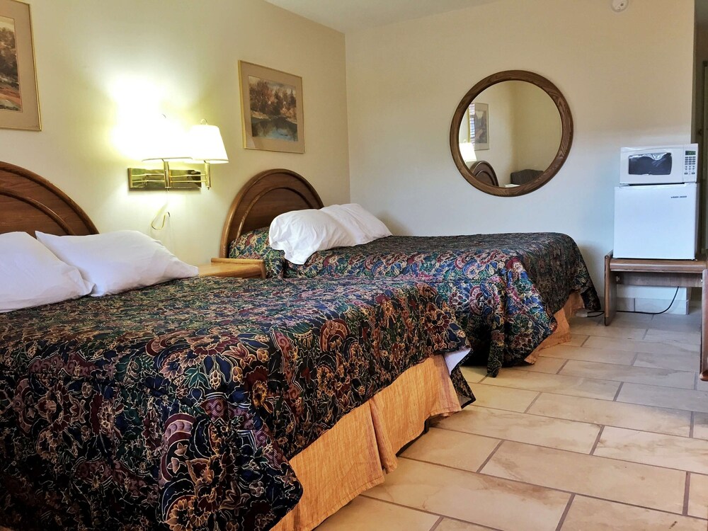 Budget Host East End Hotel in Riverhead AU175 Deals & Reviews